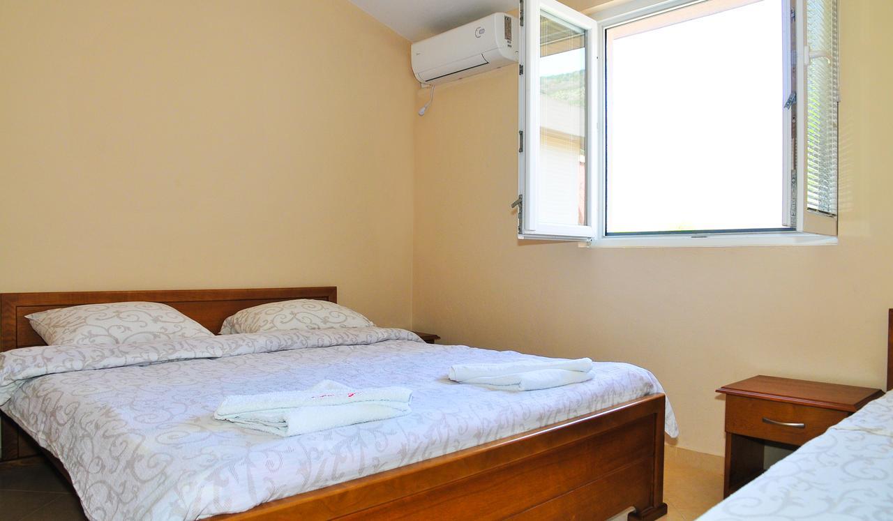 Apartmani Bulajic Tivat Exterior foto